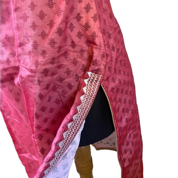 Pink Embroidered Traditional Kurta Tunic - Picture 3 of 16